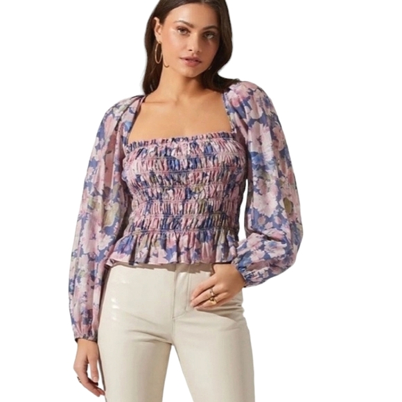 Astr Tops - ASTR The Label Nicollet Smocked Bell Sleeve Purple Pink Floral Top Size M